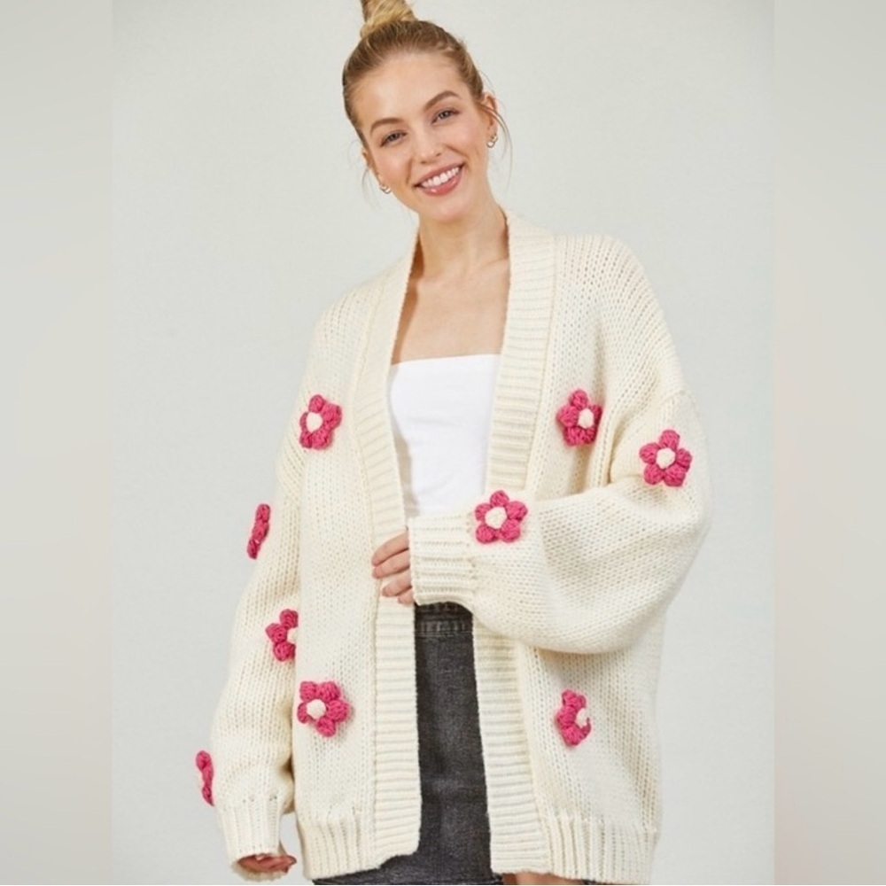New Chunky Natural Color With Fuchsia Flower Embroidered Cardigan Sweater Size M